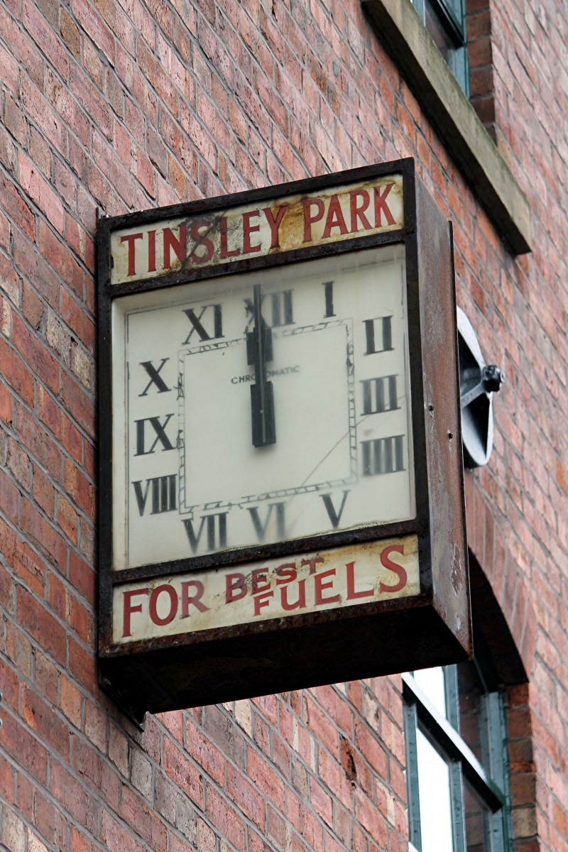 Canal Clock 3.jpg