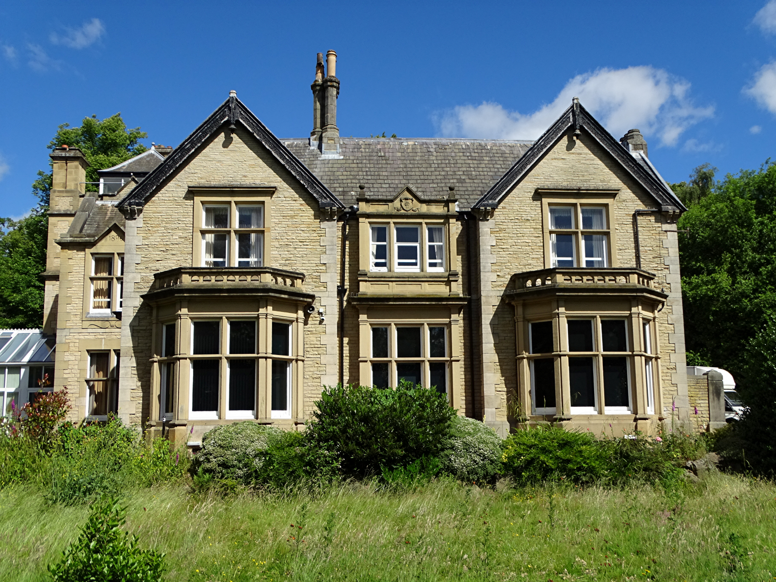 Tapton Cliffe former home of John Yeomans Cowlishaw up to his suicide in 1895. John was a reknow cutlery manufacturer.png