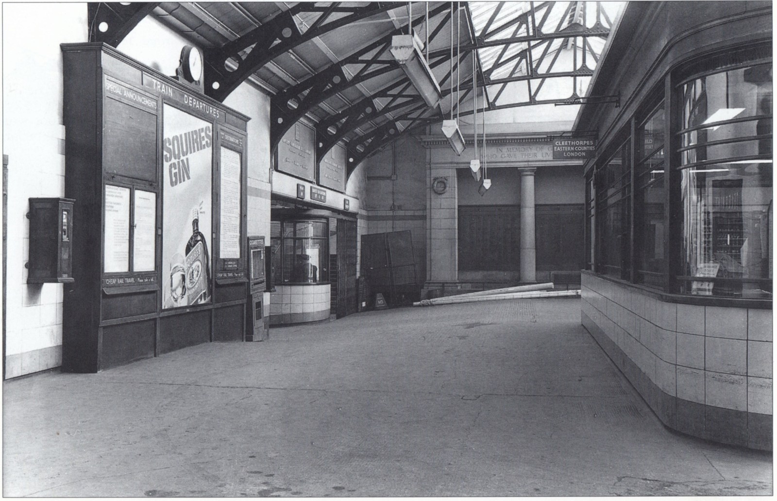 Station Forcourt and booking office.jpg